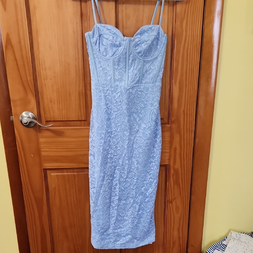 Chic Light Blue Lace Midi Dress